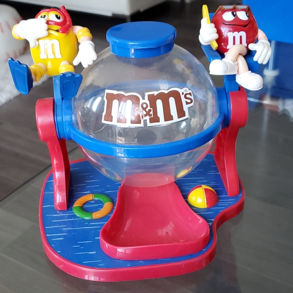 m&m vintage Beach parry dispenser